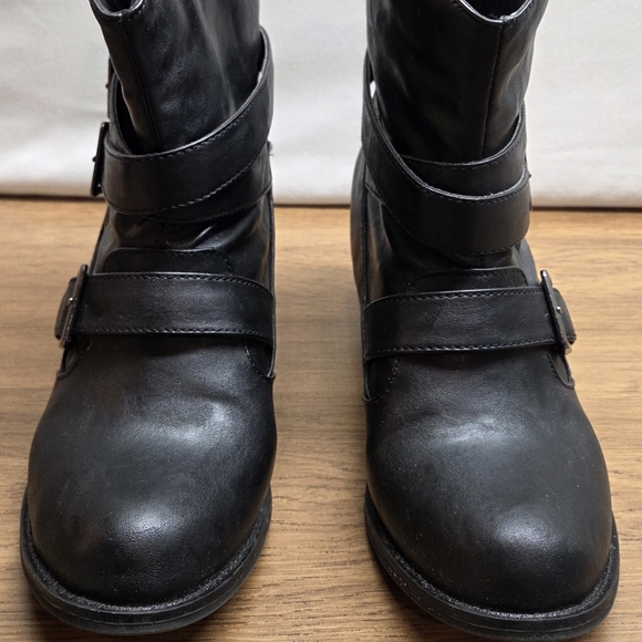 Black Top Ankle Buckle Strap Biker Boots Size 9 M - Picture 4 of 8